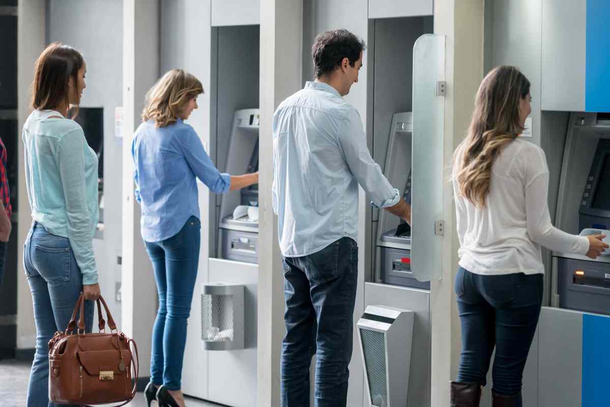 come cambiano attività bancomat