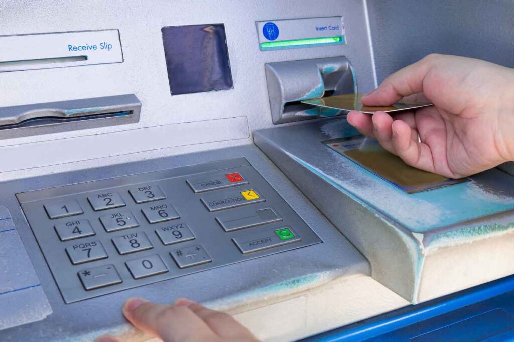 come cambiano attività bancomat