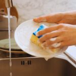 2 ingredienti magici per cancellare i graffi dai piatti