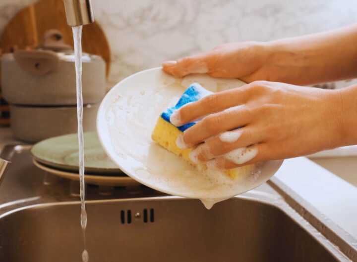 2 ingredienti magici per cancellare i graffi dai piatti
