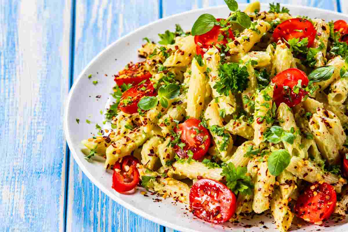 pasta con verdura fresca estiva