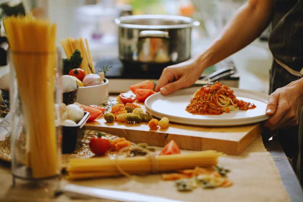 ricetta degli spaghetti con crema di piselli e cozze