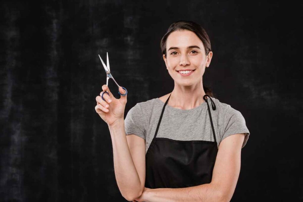 tagliare i capelli da sola