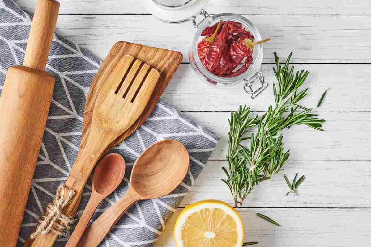 pulizia naturale utensili cucina