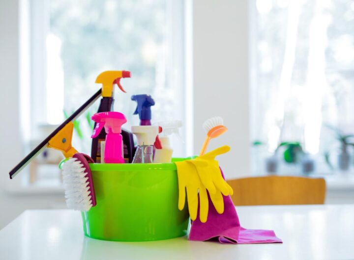 Trucchi per pulire casa senza sudare