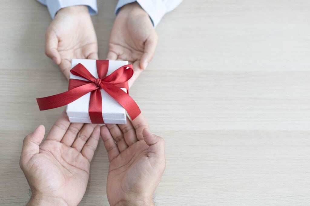regalo parenti non superare questa cifra