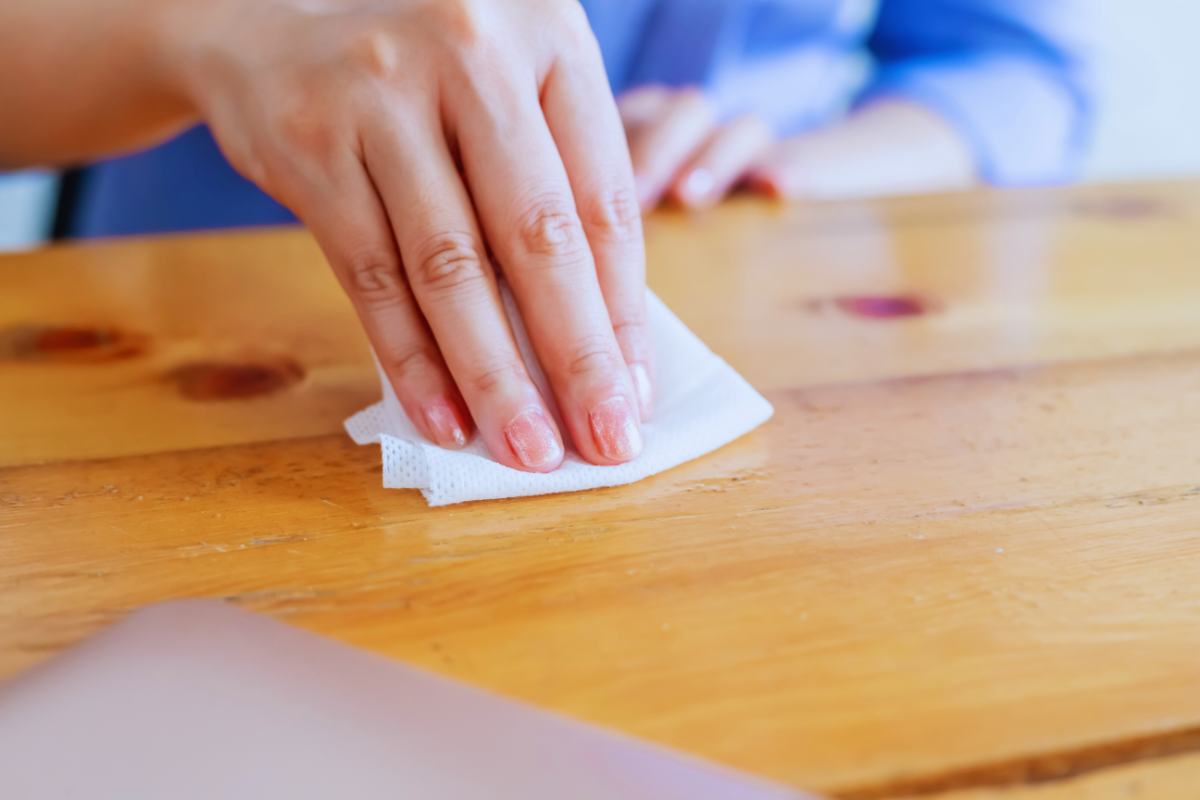 5+1 cose che stai pulendo male con le salviette disinfettanti