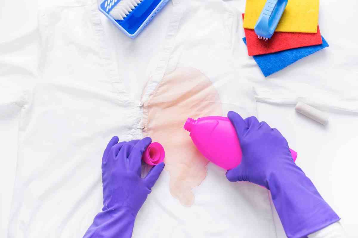 crema solare sul costume ecco come smacchiare col metodo della nonna