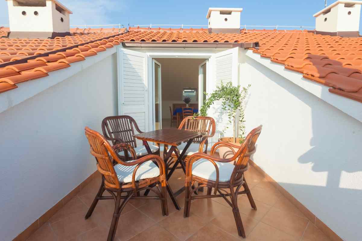 come pulire il terrazzo
