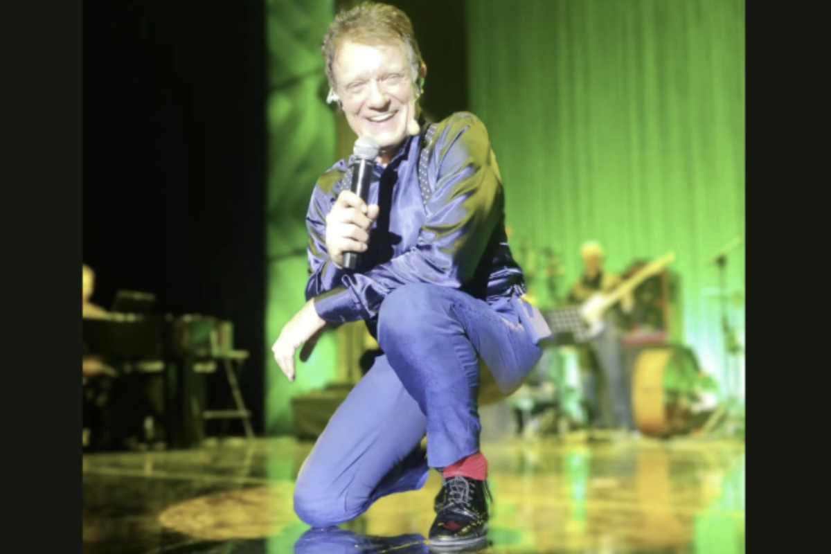 Giovanni Calone, noto al pubblico come Massimo Ranieri, ha iniziato la sua carriera musicale giovanissimo, negli anni Sessanta