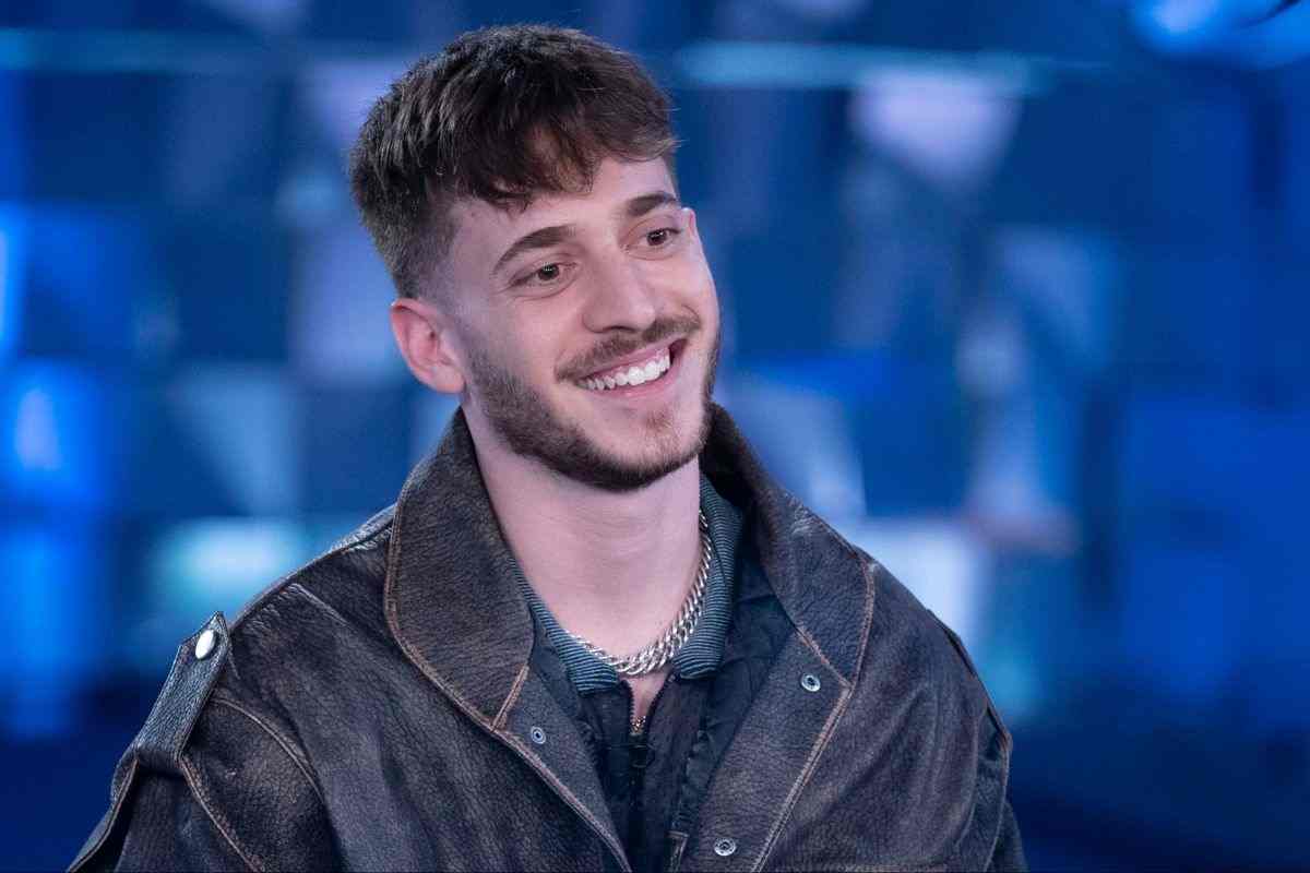 amici, ex coppia di allievi beccati insieme : giulia stabile e holden